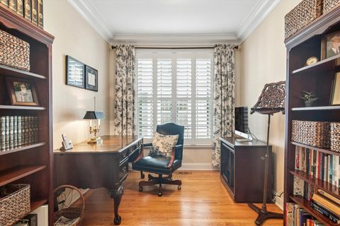 Tiny photo for 716 E Sunnyside Avenue, Libertyville, IL 60048 (MLS # 12567568)