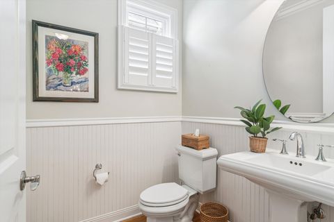 Tiny photo for 716 E Sunnyside Avenue, Libertyville, IL 60048 (MLS # 12567568)