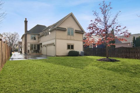 Tiny photo for 716 E Sunnyside Avenue, Libertyville, IL 60048 (MLS # 12567568)