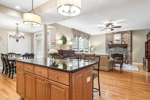 Tiny photo for 716 E Sunnyside Avenue, Libertyville, IL 60048 (MLS # 12567568)