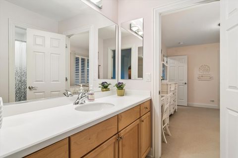 Tiny photo for 716 E Sunnyside Avenue, Libertyville, IL 60048 (MLS # 12567568)