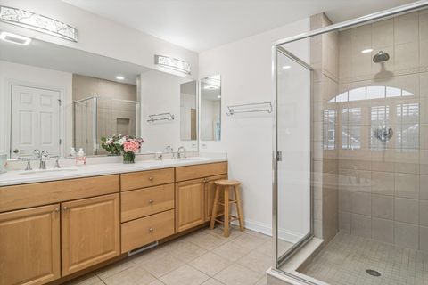 Tiny photo for 716 E Sunnyside Avenue, Libertyville, IL 60048 (MLS # 12567568)