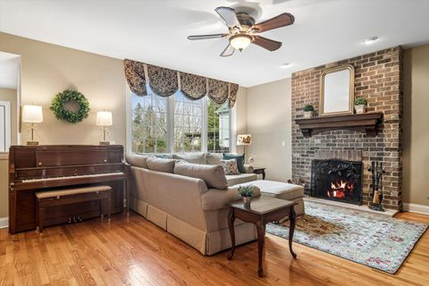 Tiny photo for 716 E Sunnyside Avenue, Libertyville, IL 60048 (MLS # 12567568)