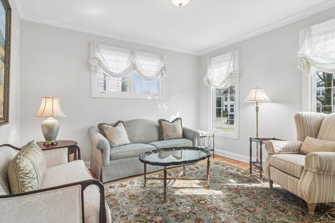 Tiny photo for 716 E Sunnyside Avenue, Libertyville, IL 60048 (MLS # 12567568)