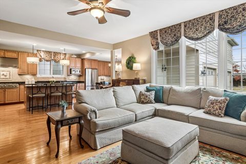 Tiny photo for 716 E Sunnyside Avenue, Libertyville, IL 60048 (MLS # 12567568)