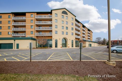 Photo of 1500 S Ardmore Avenue #304, Villa Park, IL 60181 (MLS # 12580365)