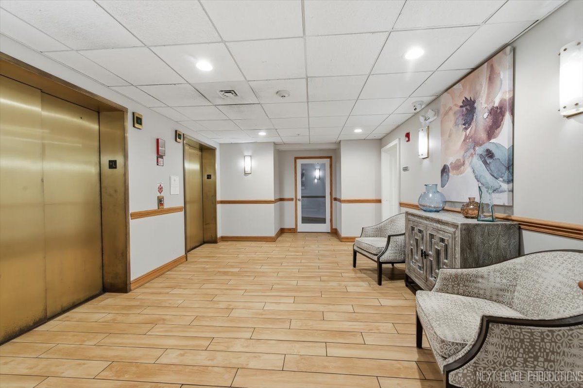 1500 S Ardmore Avenue 304