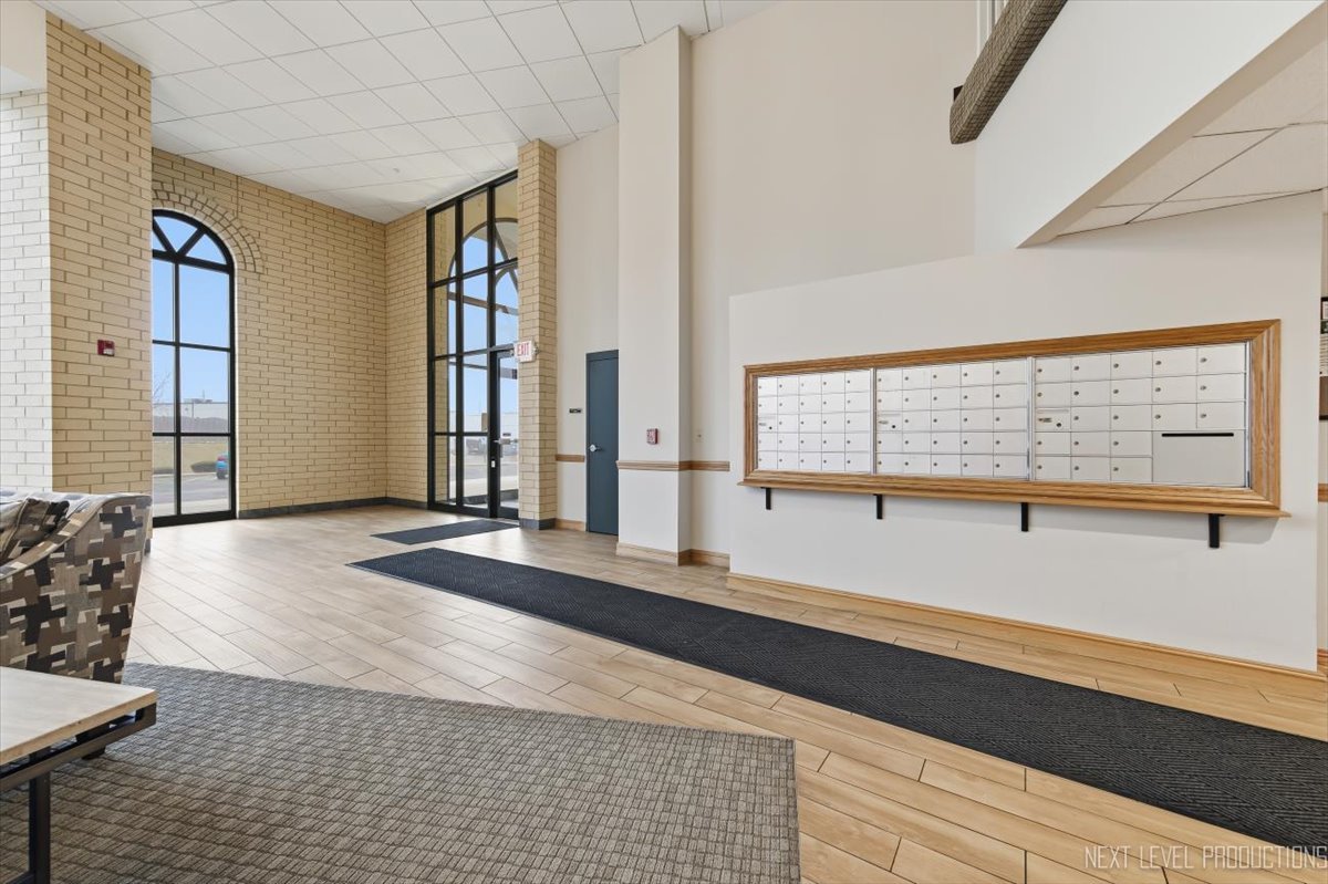 1500 S Ardmore Avenue 304