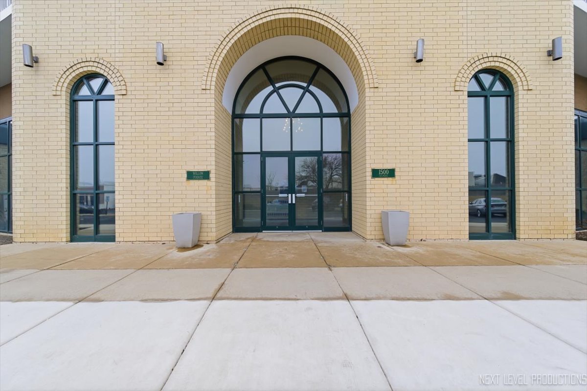 1500 S Ardmore Avenue 304