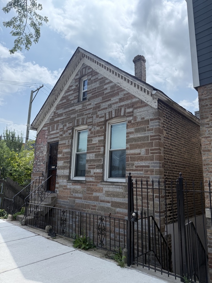 1103 W 16th Street