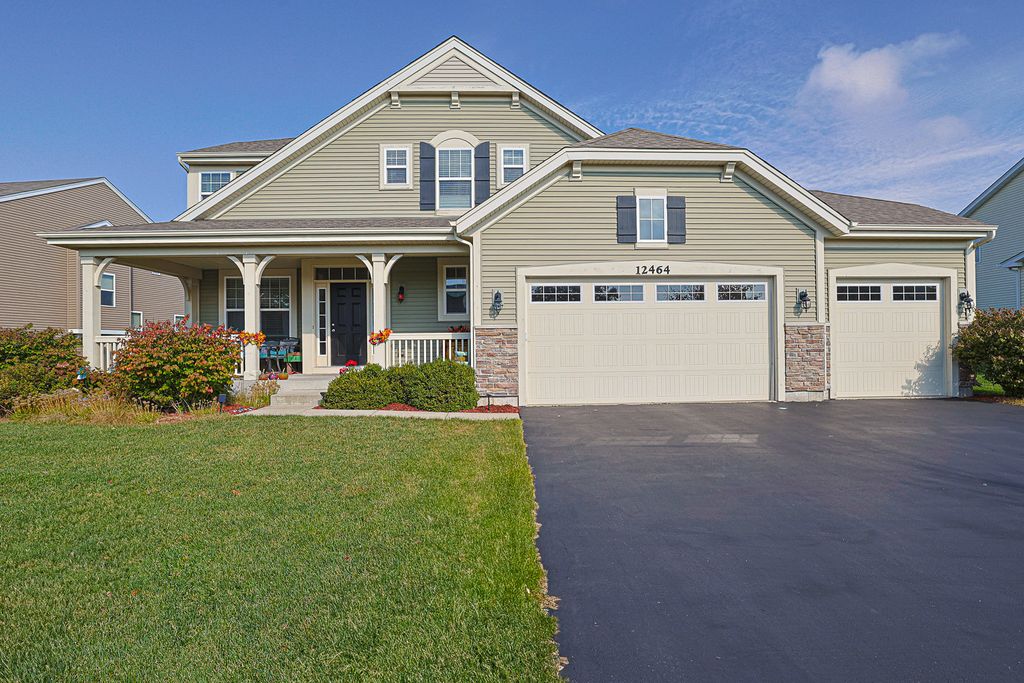 Photo for 12464 Carver Lane, Huntley, IL 60142 (MLS # 12497007)