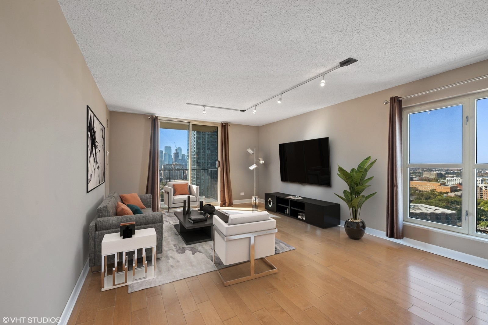1212 N LaSalle Drive 2109