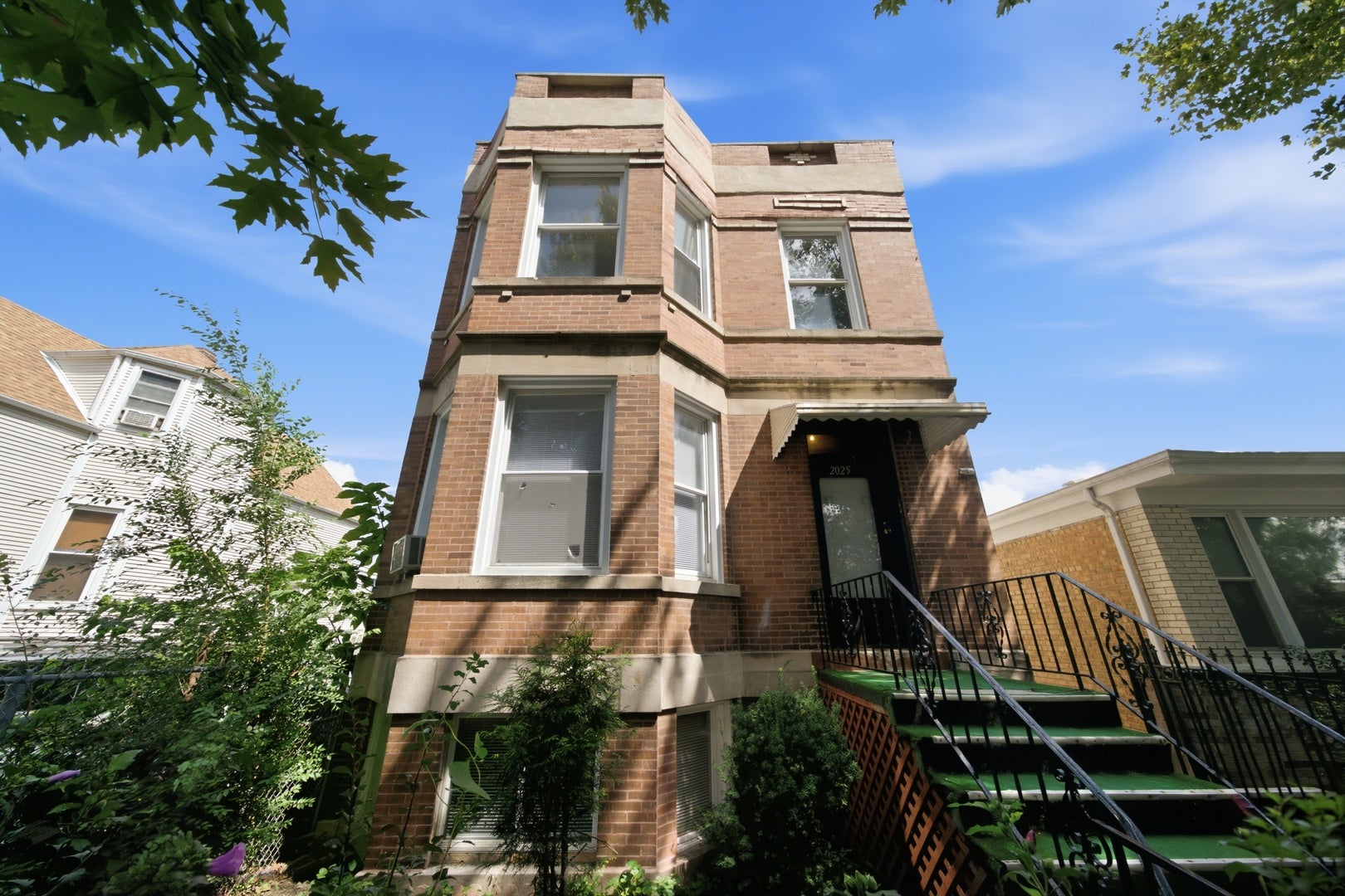 2025 N Lawler Avenue
