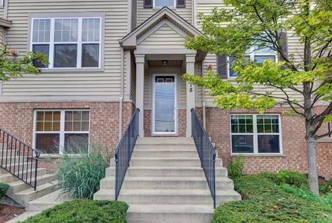 Photo of 318 Laurel Avenue, Des Plaines, IL 60016 (MLS # 12747789)