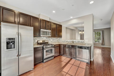Tiny photo for 318 Laurel Avenue, Des Plaines, IL 60016 (MLS # 12747789)