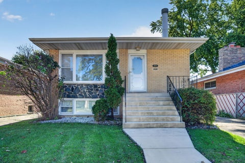 Photo of 2829 W 101st Street, Evergreen Park, IL 60805 (MLS # 12791160)