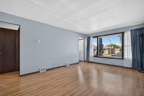 Tiny photo for 2829 W 101st Street, Evergreen Park, IL 60805 (MLS # 12791160)