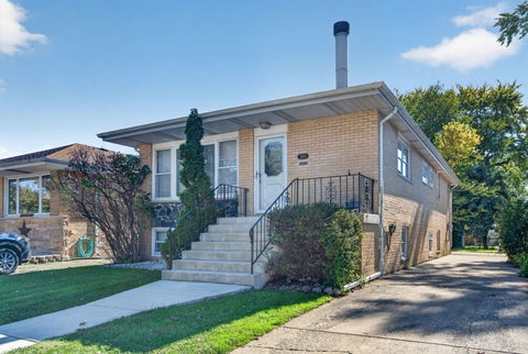 Tiny photo for 2829 W 101st Street, Evergreen Park, IL 60805 (MLS # 12791160)