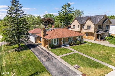 Photo of 2 WASHINGTON Street, Glenview, IL 60025 (MLS # 12756303)