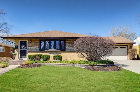 Photo of 656 Jon Lane, Des Plaines, IL 60016 (MLS # 12614757)