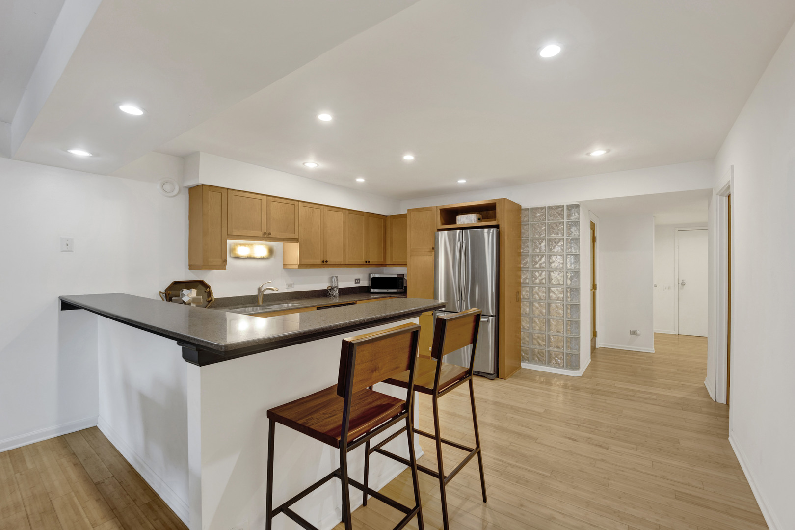 40 E 9th Street 609