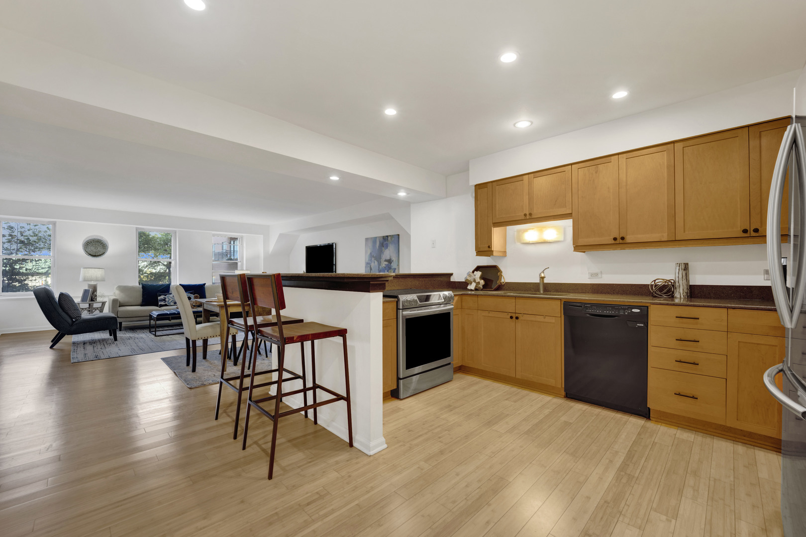 40 E 9th Street 609