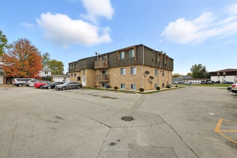 Tiny photo for 2390 Bicentennial Avenue #8, Crest Hill, IL 60403 (MLS # 12611316)