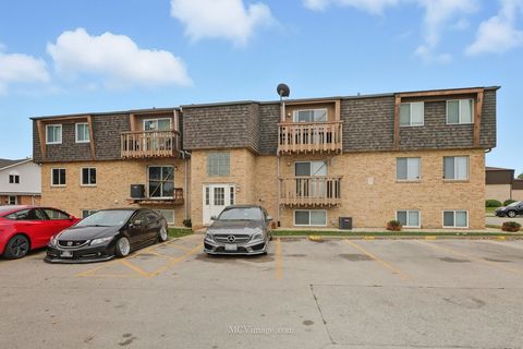 Tiny photo for 2390 Bicentennial Avenue #8, Crest Hill, IL 60403 (MLS # 12611316)