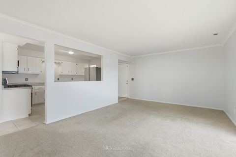 Tiny photo for 2390 Bicentennial Avenue #8, Crest Hill, IL 60403 (MLS # 12611316)