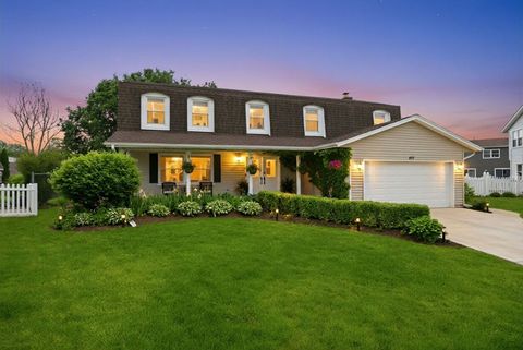Photo of 877 N Dovington Drive, Hoffman Estates, IL 60169 (MLS # 12635576)