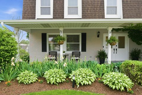 Tiny photo for 877 N Dovington Drive, Hoffman Estates, IL 60169 (MLS # 12635576)
