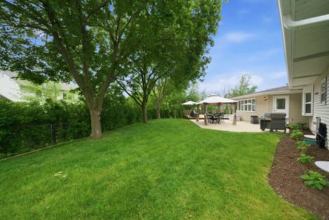 Tiny photo for 877 N Dovington Drive, Hoffman Estates, IL 60169 (MLS # 12635576)