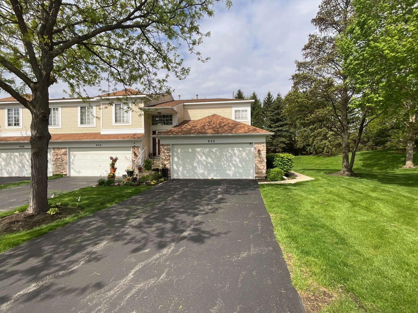 832 Coronado Court 832