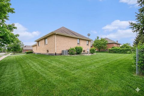 Tiny photo for 19347 Westfield Avenue, Tinley Park, IL 60487 (MLS # 12588673)