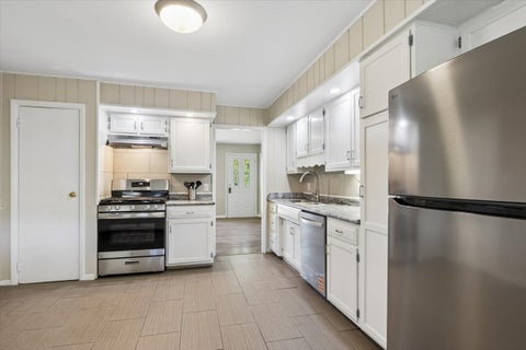 Tiny photo for 517 Sherwood Drive, Streamwood, IL 60107 (MLS # 12777450)