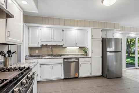 Tiny photo for 517 Sherwood Drive, Streamwood, IL 60107 (MLS # 12777450)