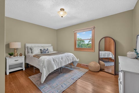 Tiny photo for 3002 29th Street, Bettendorf, IA 52722 (MLS # 12783513)