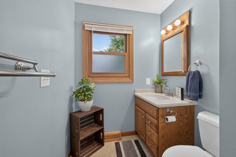 Tiny photo for 3002 29th Street, Bettendorf, IA 52722 (MLS # 12783513)