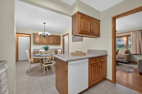 Tiny photo for 3002 29th Street, Bettendorf, IA 52722 (MLS # 12783513)