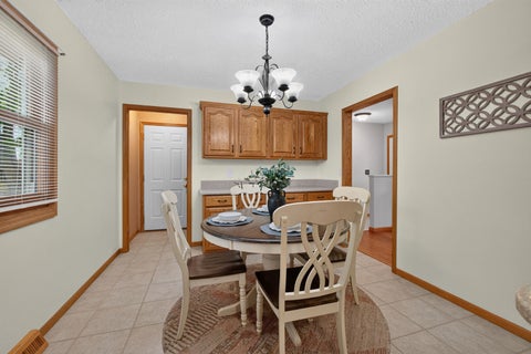 Tiny photo for 3002 29th Street, Bettendorf, IA 52722 (MLS # 12783513)