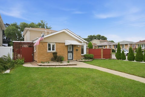 Tiny photo for 6559 W 60th Place, Chicago, IL 60638 (MLS # 12747913)