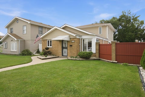 Tiny photo for 6559 W 60th Place, Chicago, IL 60638 (MLS # 12747913)