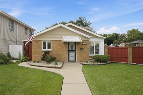 Photo of 6559 W 60th Place, Chicago, IL 60638 (MLS # 12747913)