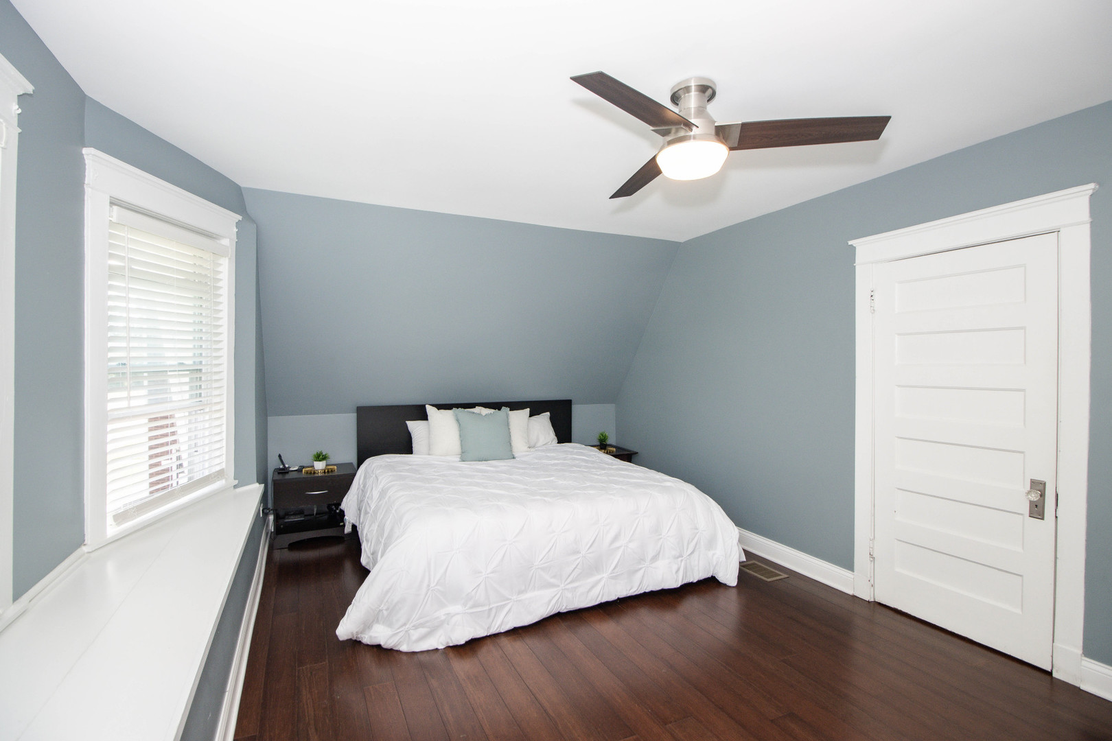 Forest Park, Illinois 60130, United States, 3 Bedrooms Bedrooms, ,2 BathroomsBathrooms,Residential,Active,228187