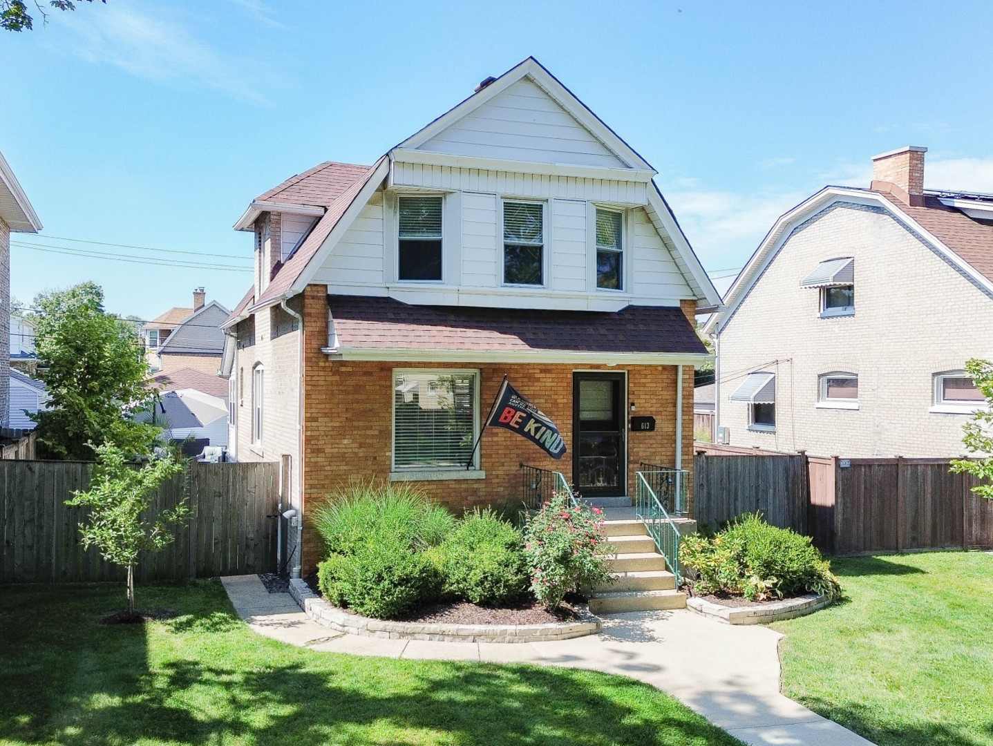 Forest Park, Illinois 60130, United States, 3 Bedrooms Bedrooms, ,2 BathroomsBathrooms,Residential,Active,228187