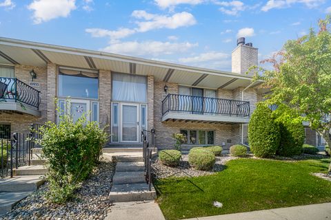 Tiny photo for 10935 California Court #185, Orland Park, IL 60467 (MLS # 12472091)