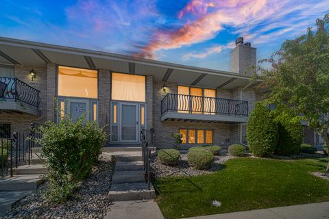 Photo of 10935 California Court #185, Orland Park, IL 60467 (MLS # 12472091)