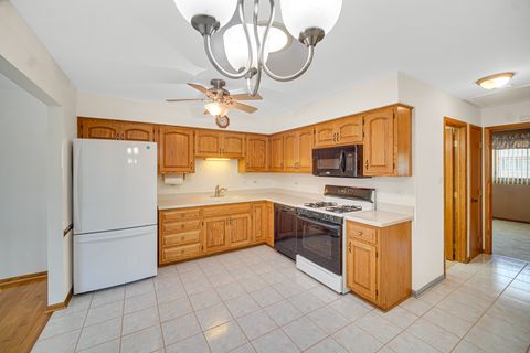 Tiny photo for 10935 California Court #185, Orland Park, IL 60467 (MLS # 12472091)