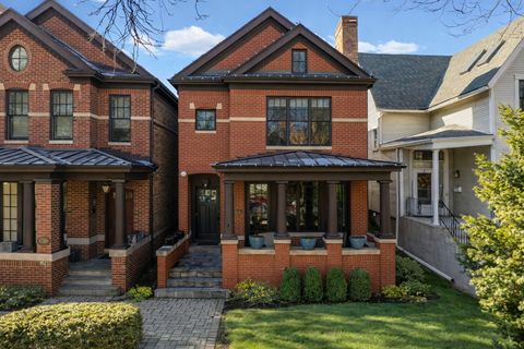 4322 N Hermitage Avenue Chicago IL 60613