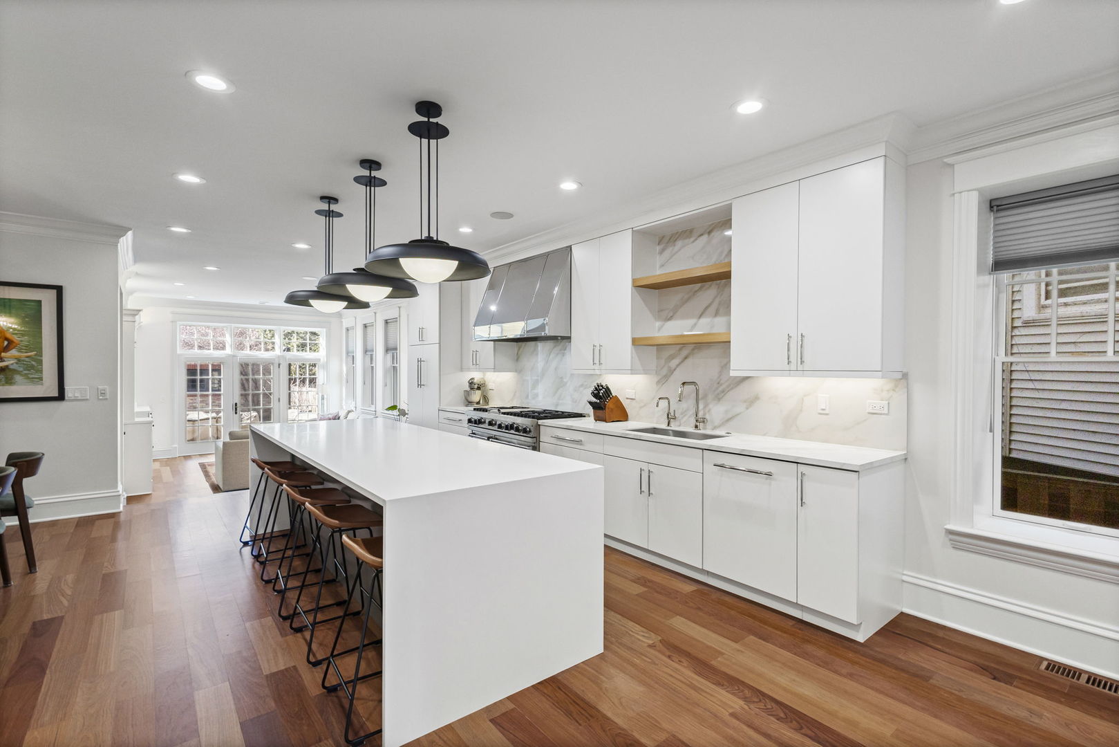 4322 N Hermitage Avenue